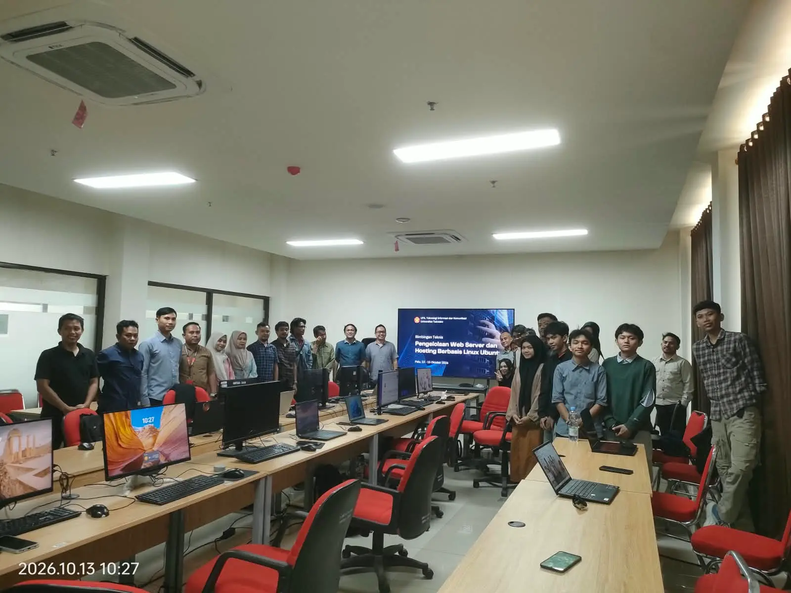 Foto Bersama Peserta Bimtek UPA TIK Untad