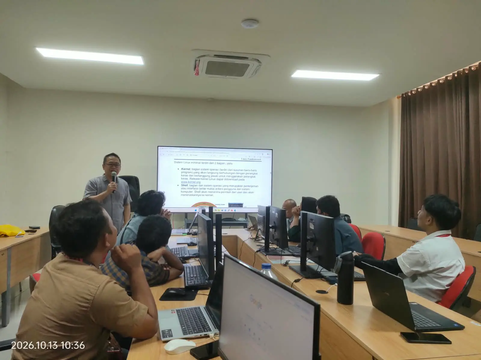 Penyampaian Materi Bimtek Linux Ubuntu